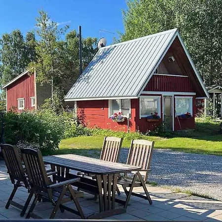 Adorable 1-bedroom Cottage/guesthouse In Chalet