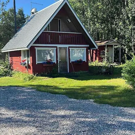 Adorable 1-bedroom Cottage/guesthouse In Chalet